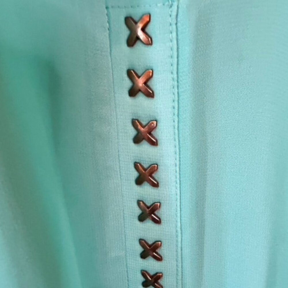 Stunning Aqua Tie Front Top from Trac - L - EUC - Picture 3 of 7